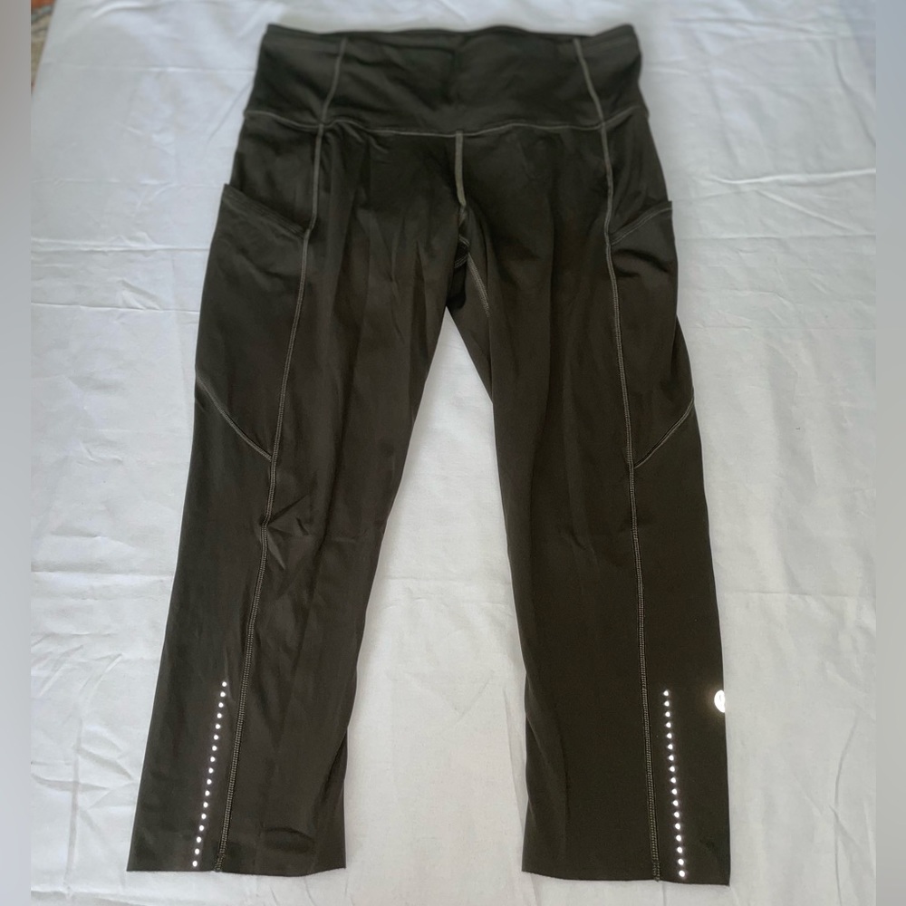 LULULEMON green cropped legging